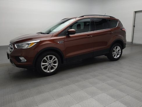 Used 2018 Ford Escape SE w/ SE Sync 3 Package image 2