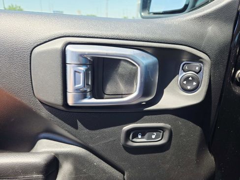Used 2020 Jeep Wrangler Sport AWD/4WD image 36