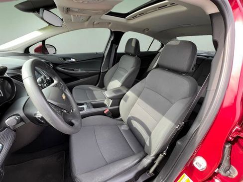 Used 2017 Chevrolet Cruze LT w/ Sun And Sound Package FWD image 11