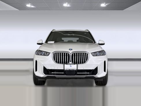 Used 2024 BMW X5 xDrive40i w/ Premium Package AWD/4WD image 5