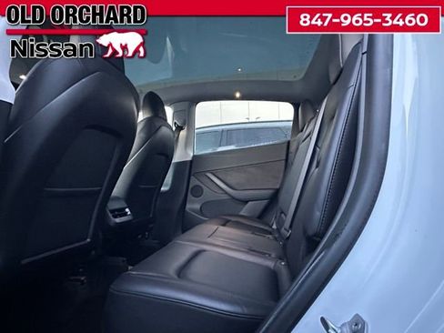 Used 2022 Tesla Model Y Long Range image 10