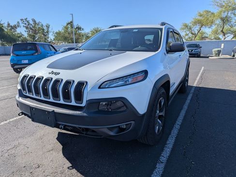 Used 2015 Jeep Cherokee Trailhawk w/ Comfort/Convenience Group AWD/4WD image 2