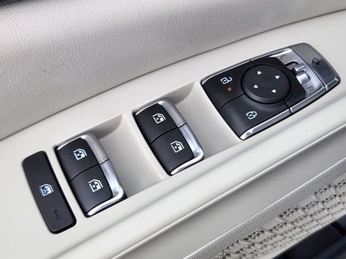 New 2026 Kia Carnival SX w/ SX Dark Edition Package FWD image 8