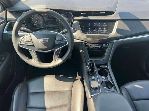 Used 2022 Cadillac XT5 Premium Luxury w/ Technology Package AWD/4WD image 13