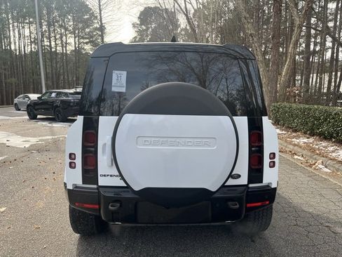 Certified 2022 Land Rover Defender 110 X-Dynamic SE image 8