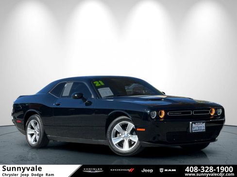 Used 2021 Dodge Challenger SXT RWD image 1