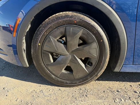 Used 2025 Toyota Prius LE image 28