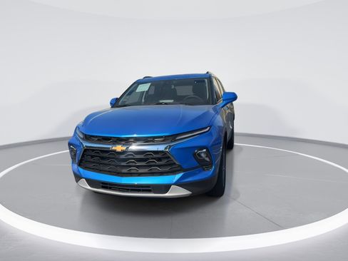 Used 2024 Chevrolet Blazer LT w/ Convenience Package image 3