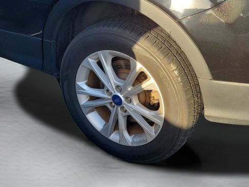 Used 2018 Ford Escape SEL w/ Ford Safe & Smart Package image 30