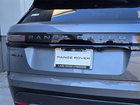New 2026 Land Rover Range Rover Velar Dynamic SE image 9