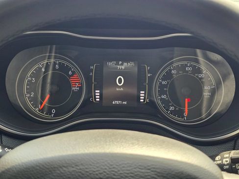 Used 2020 Jeep Cherokee Latitude Plus AWD/4WD image 17