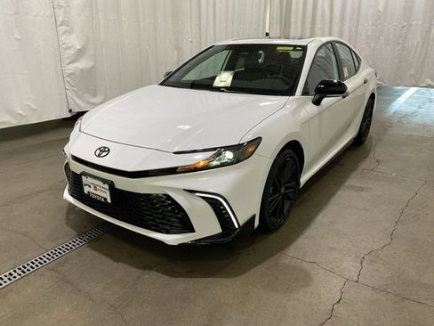 New 2026 Toyota Camry XLE w/ Convenience Package image 7