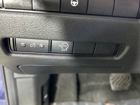 Used 2023 Nissan Rogue SV image 19