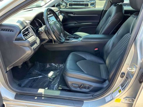 Used 2019 Toyota Camry SE FWD image 14