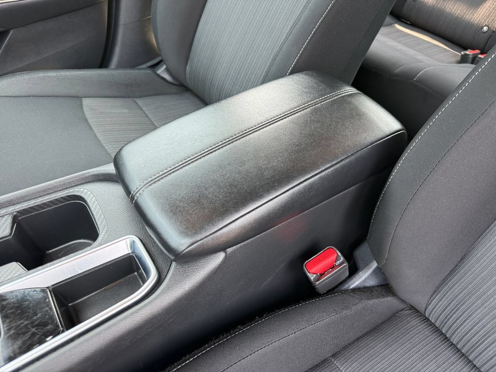 Certified 2024 Nissan Sentra SV FWD image 29
