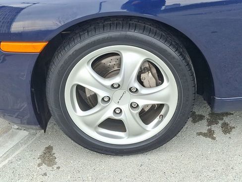 Used 2001 Porsche 911 Carrera image 10