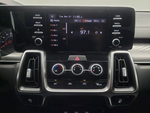 Used 2022 Kia Sorento LX AWD/4WD image 25