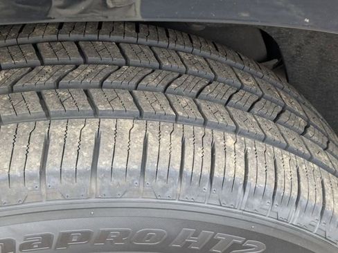 Used 2021 Chevrolet Tahoe High Country w/ Premium Package image 9