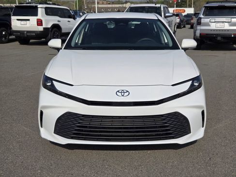 Used 2025 Toyota Camry LE FWD image 8