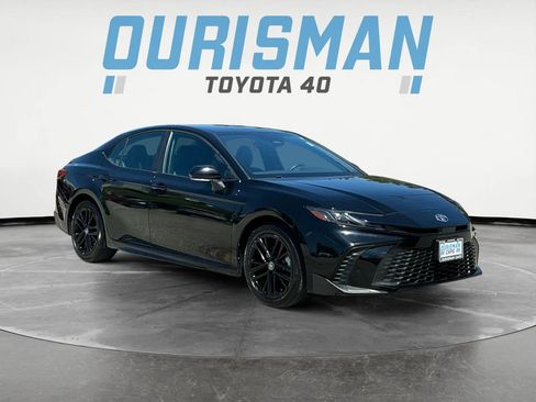 Used 2025 Toyota Camry SE w/ Convenience Package AWD/4WD image 1