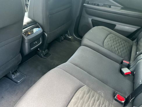 Used 2025 Nissan Pathfinder SV AWD/4WD image 13