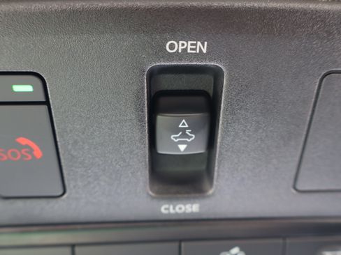 Used 2023 Nissan Altima 2.0 SR FWD image 24
