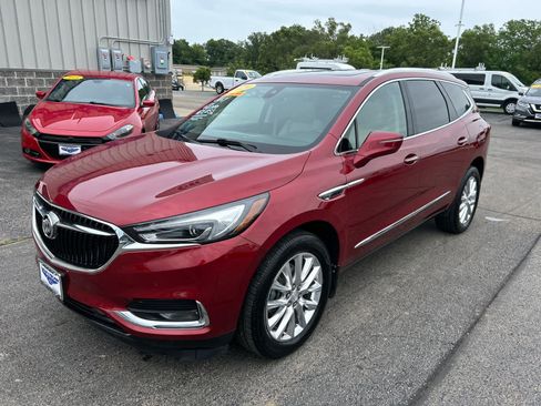 Used 2020 Buick Enclave Premium w/ Sun and Sites Package AWD/4WD image 8