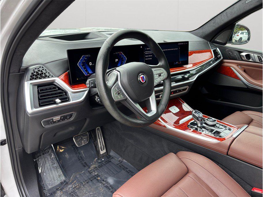 Used 2023 BMW ALPINA XB7 AWD/4WD image 6