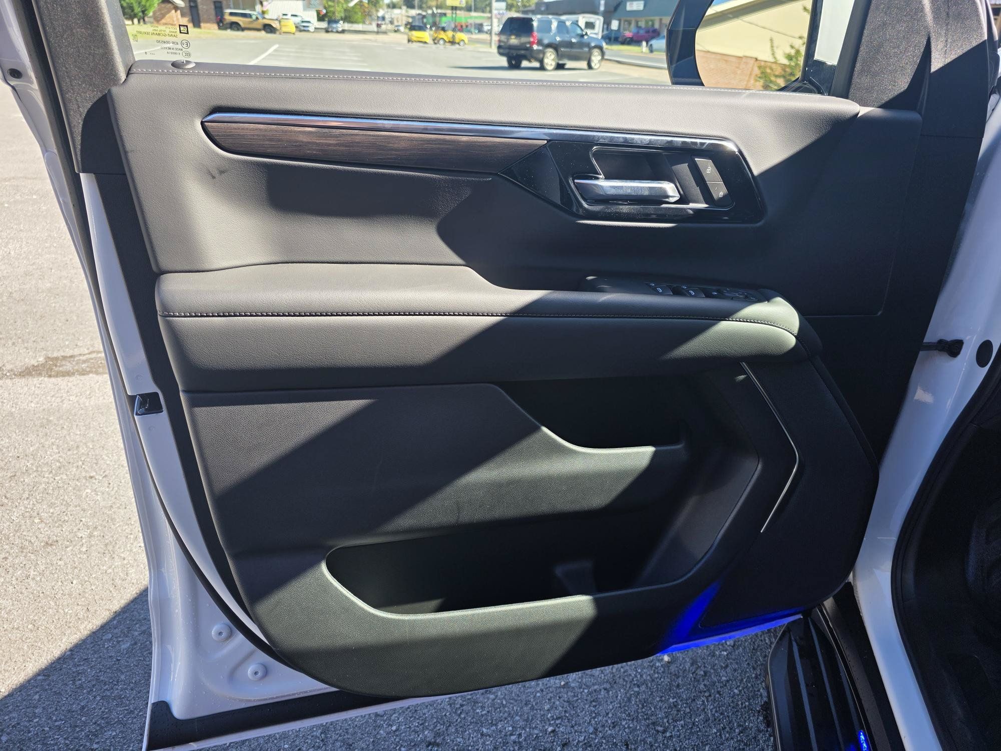 New 2025 Chevrolet Tahoe 2WD image 16