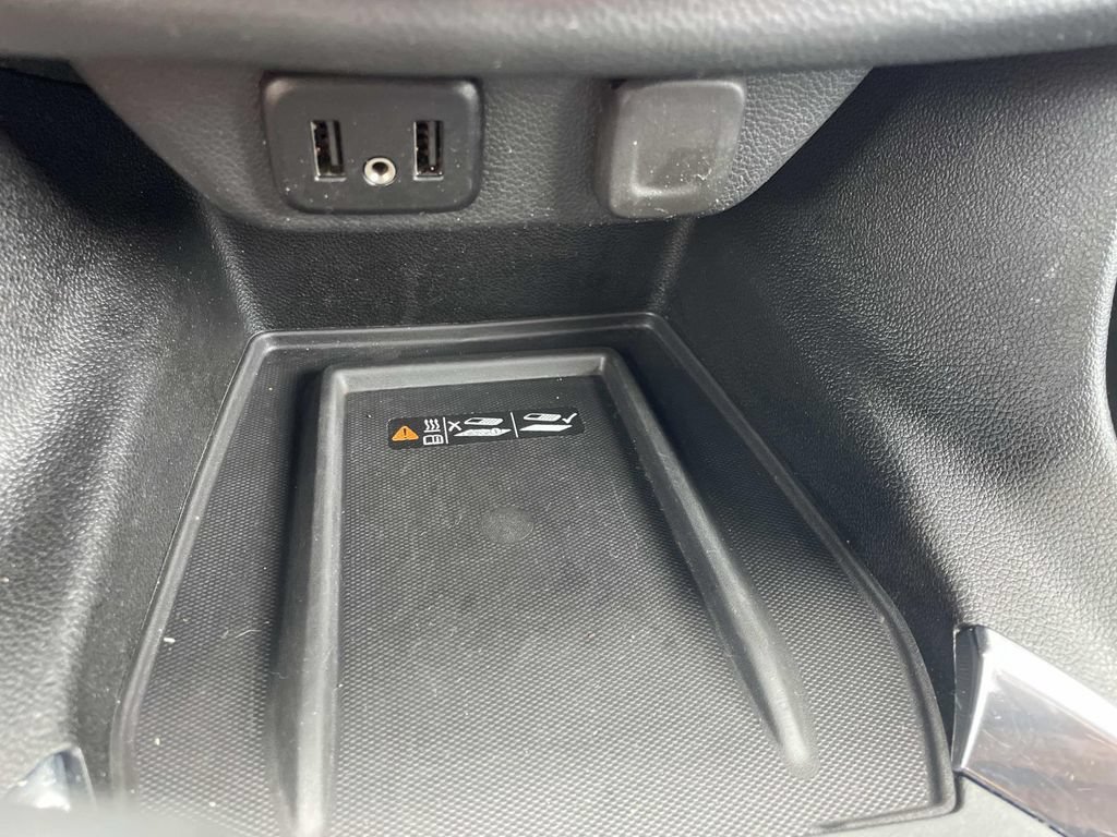Used 2023 Chevrolet Traverse LT FWD image 23