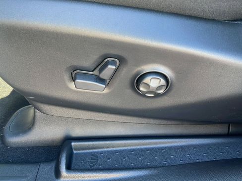 New 2026 Chrysler Pacifica Select AWD/4WD image 11