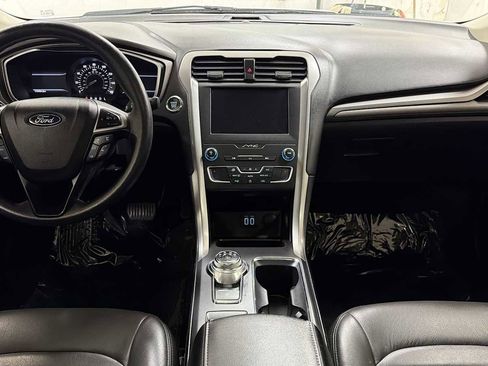 Used 2020 Ford Fusion SE FWD image 26