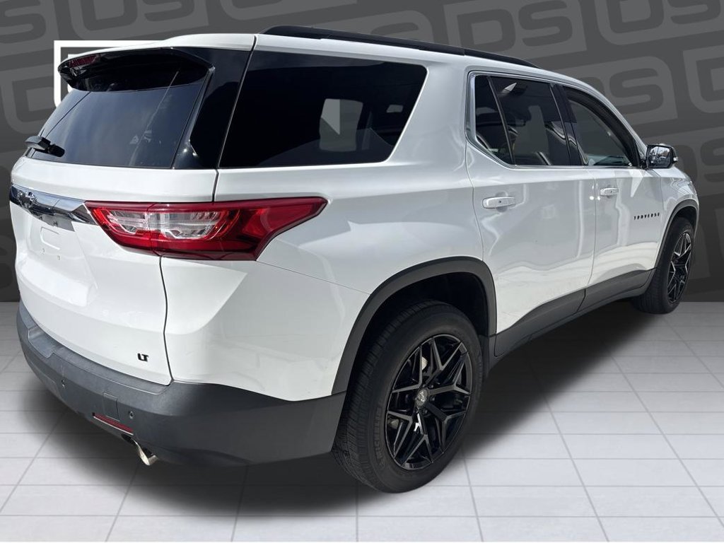 Used 2019 Chevrolet Traverse LT w/ LT Premium Package AWD/4WD image 3