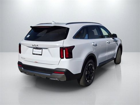 New 2026 Kia Sorento S image 4