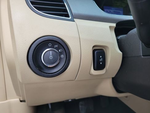 Used 2013 Ford Taurus SE image 31