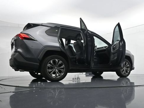 Used 2022 Toyota RAV4 XLE Premium AWD/4WD image 36