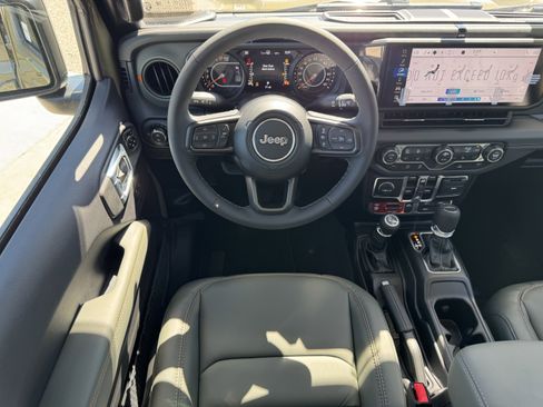 New 2026 Jeep Gladiator Mojave AWD/4WD image 14