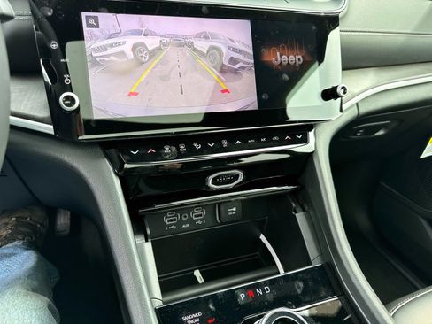 New 2026 Jeep Grand Cherokee L Limited w/ Limited Altitude Package image 18