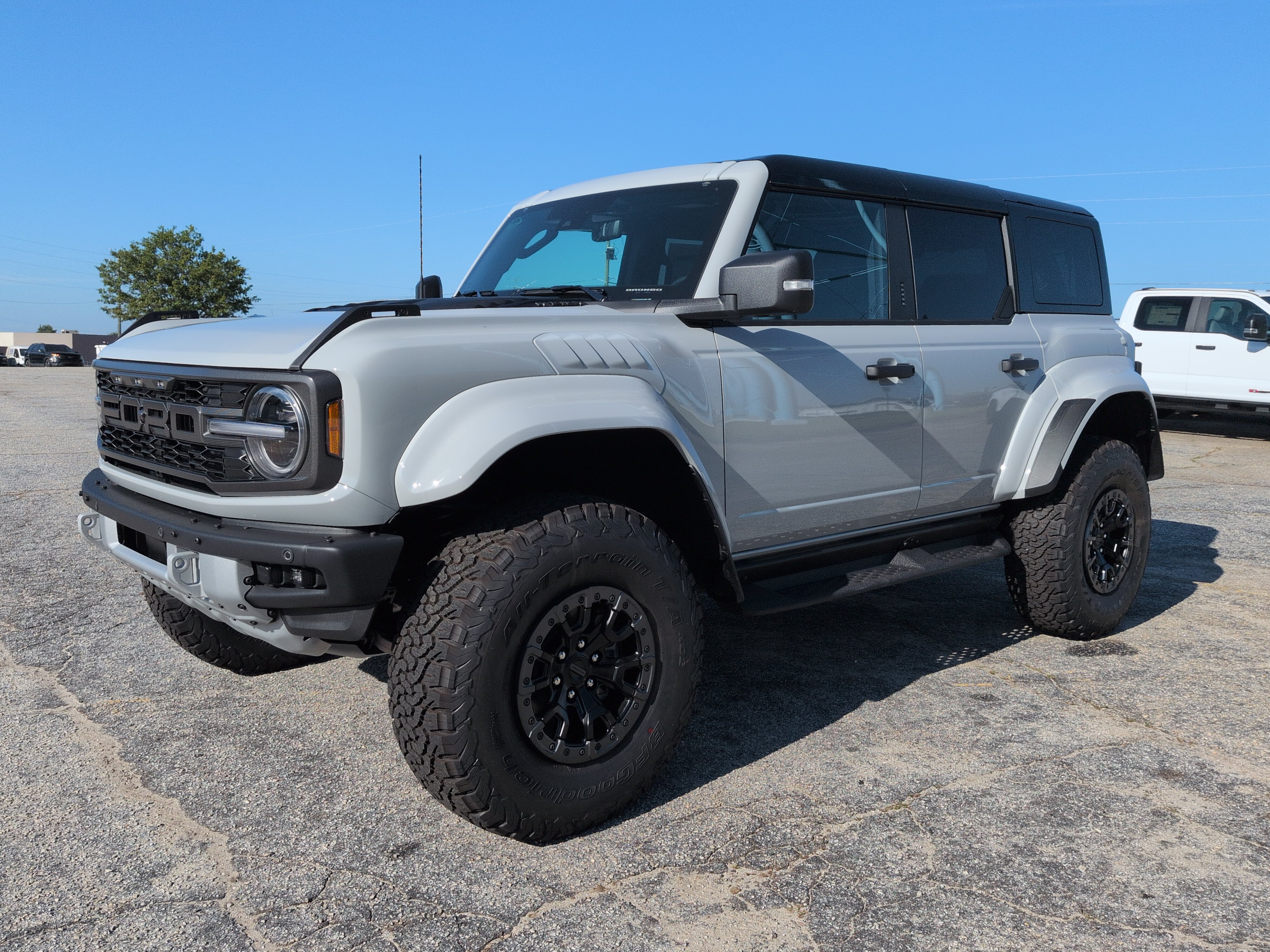 New 2026 Ford Bronco Raptor w/ Interior Carbon Fiber Pack AWD/4WD image 6