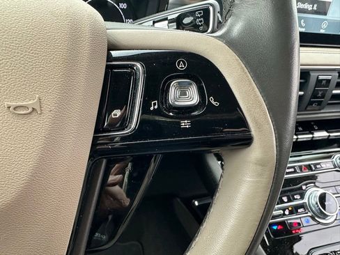 Used 2022 Lincoln Corsair AWD w/ Premium Package image 32