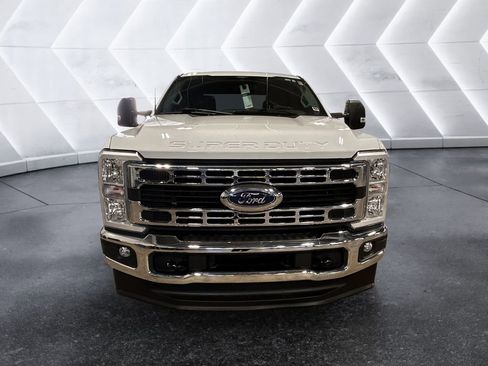Used 2024 Ford F250 XLT image 2