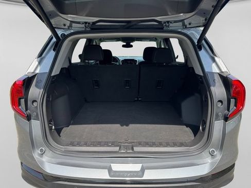 Used 2024 GMC Terrain SLE w/ Driver Convenience Package AWD/4WD image 5