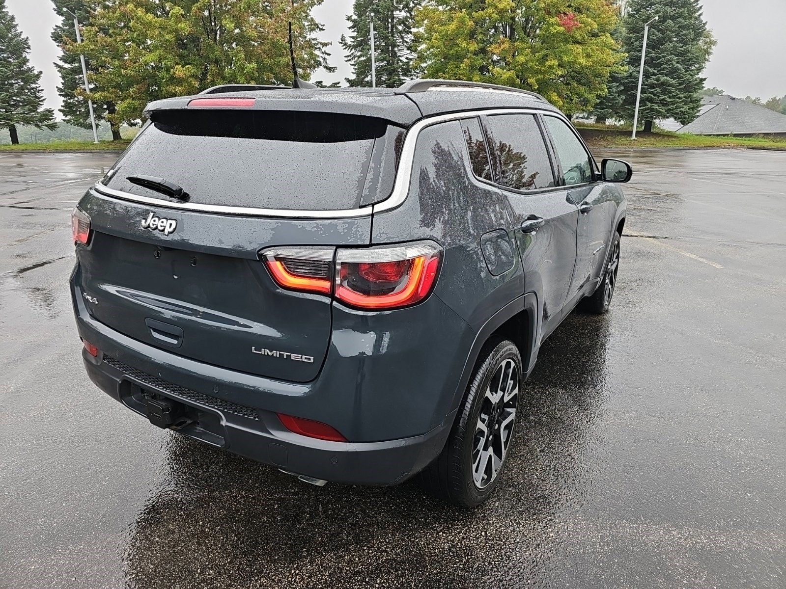 Used 2018 Jeep Compass Limited AWD/4WD image 6
