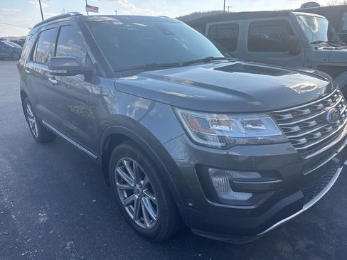 Used 2017 Ford Explorer Limited w/ Equipment Group 301A image 2