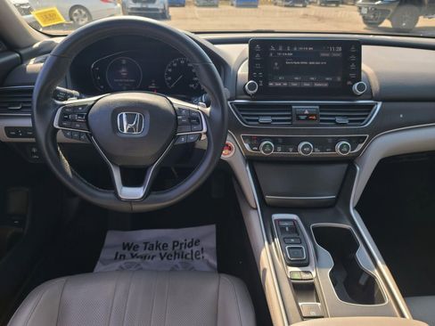 Used 2018 Honda Accord Touring image 13