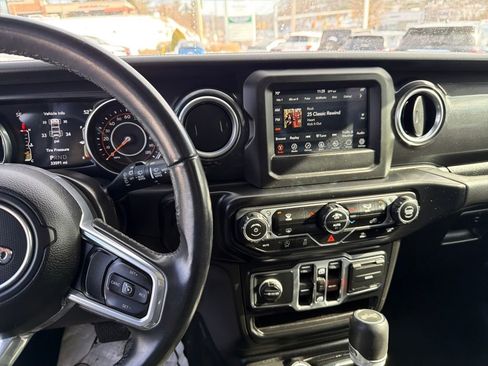 Certified 2021 Jeep Wrangler Unlimited Sahara image 20