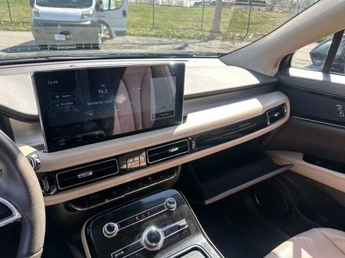 Used 2022 Lincoln Nautilus AWD w/ Premium Package image 43