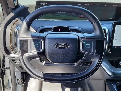 Used 2025 Ford Expedition Tremor AWD/4WD image 19
