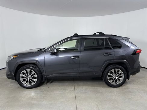 Used 2020 Toyota RAV4 XLE Premium image 2