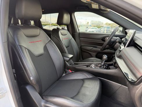 Used 2025 Jeep Compass Trailhawk w/ Trailer Tow Group image 35